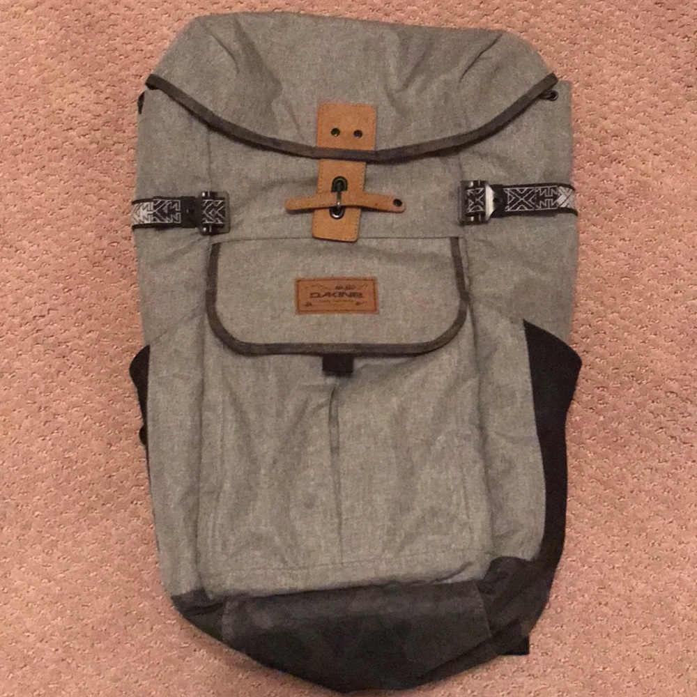 Dakine Caravan 27L Backpack